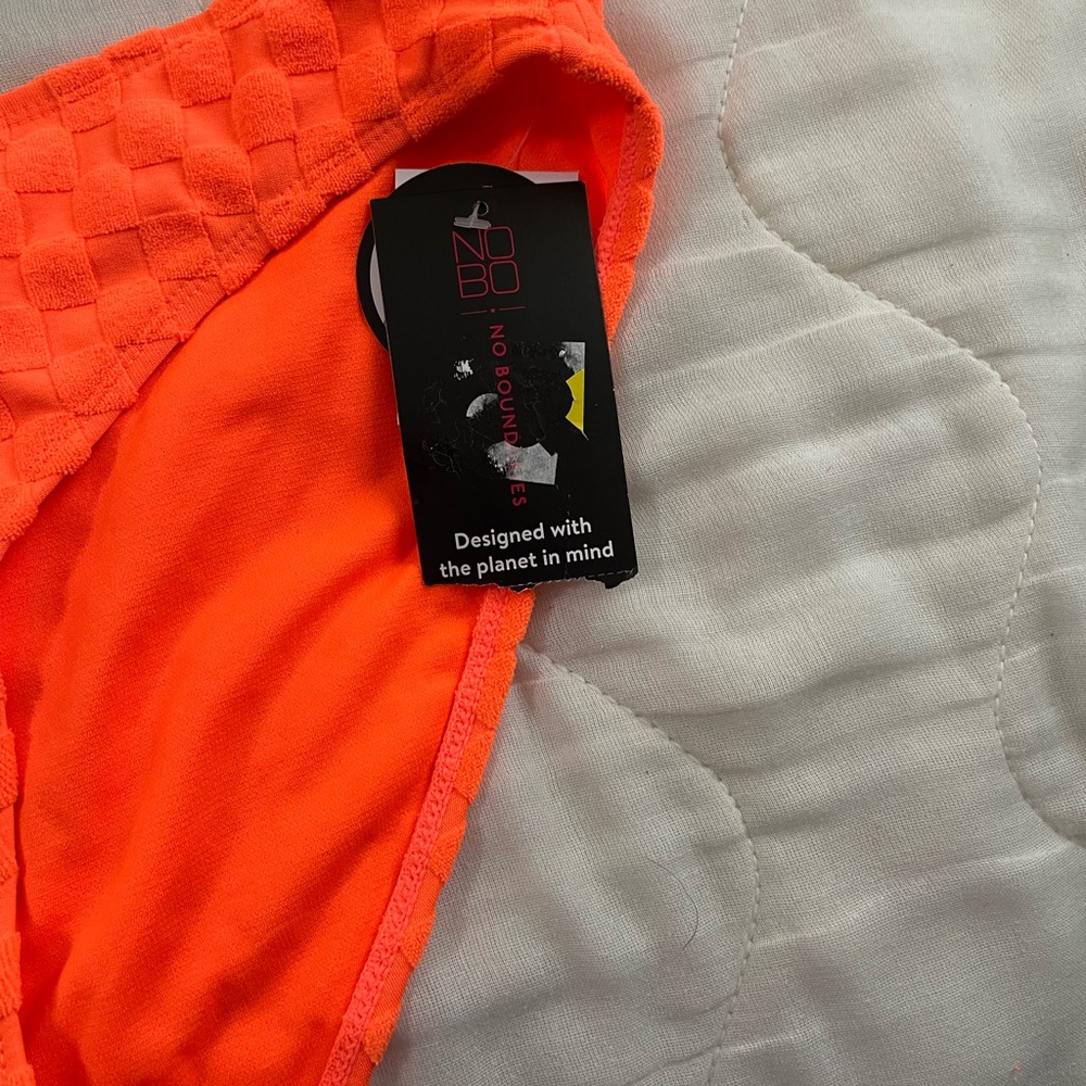 Bikini Top. Size XL And bikini bottoms Size 15/17 NWT! - Picture 9 of 10